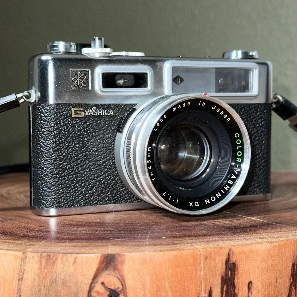 YASHICA Electro 35 Rangefinder + Original Manual & Case